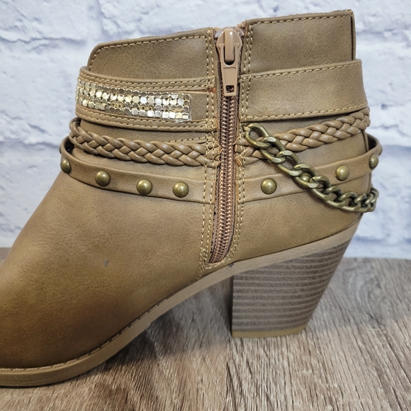 Sugar Embellished Tan Booties Size 8 - Picture 4 of 16